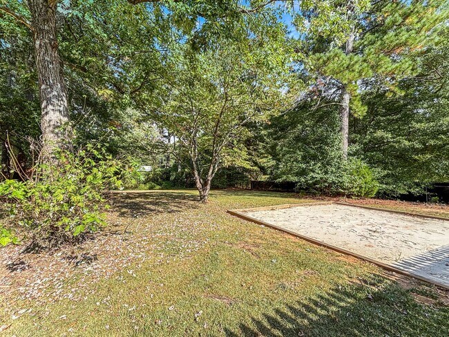 Building Photo - Spacious 3 BR/2 BA in Powder Springs!