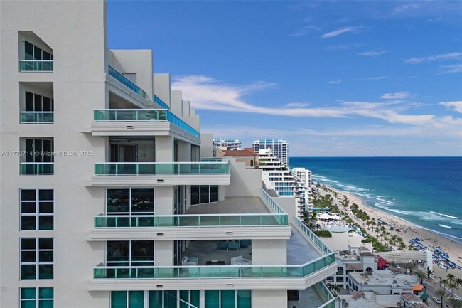 Building Photo - 101 S Fort Lauderdale Beach Blvd