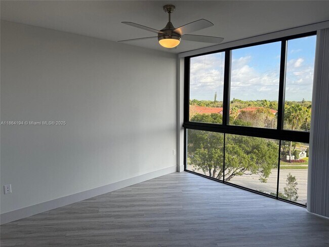 Building Photo - 9000 Ramblewood Dr
