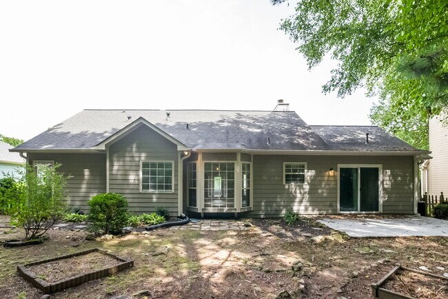 Building Photo - 520 Brooksdale Dr