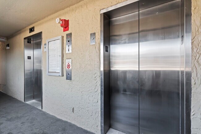 Building Photo - 1425 S Ocean Blvd