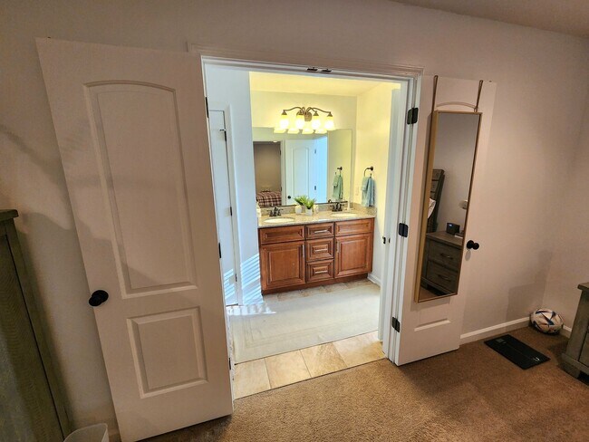 Building Photo - 4 Bedroom Single Family Home near Naval Station Norfolk