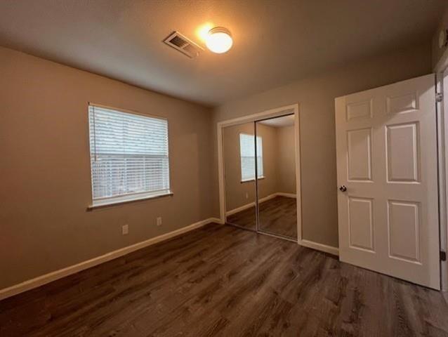 Building Photo - 304 N Oak St