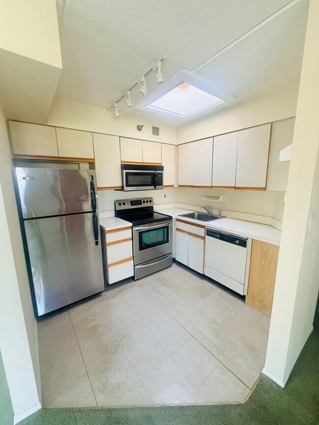 Building Photo - 205 Mineola Blvd