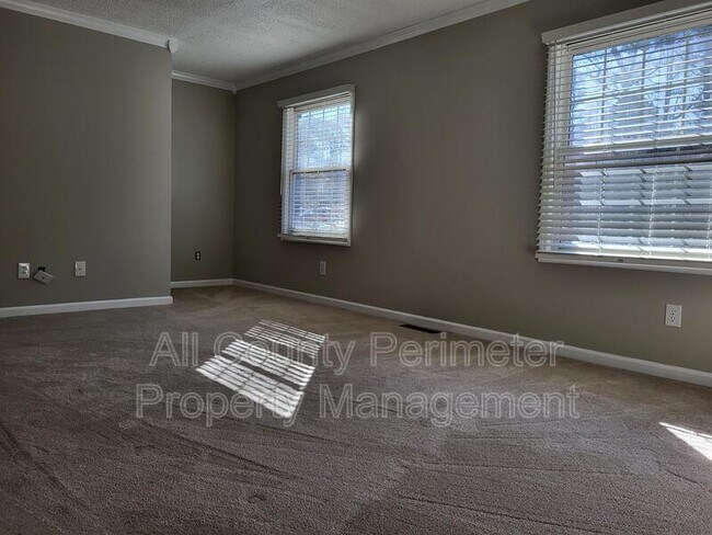 Building Photo - 1731 Twin Brooks Dr SE