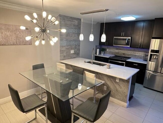 Building Photo - 5584 NW 59th Pl