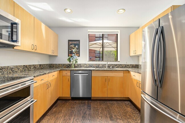 Building Photo - 930 Acoma St