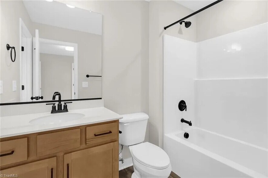 Building Photo - 1714 Creekline Dr