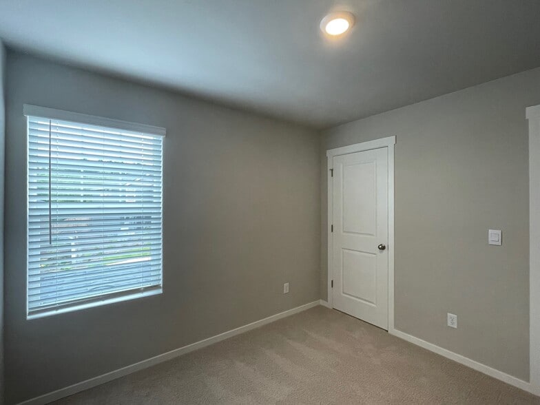 Bedroom 4 - 5746 Waverly Rd SW