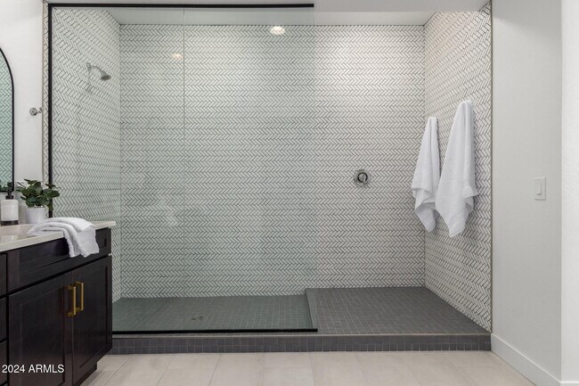 Building Photo - 14445 W Faye Way