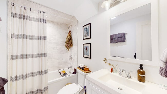 Primary Photo - 289 Beacon St