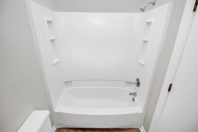 Building Photo - Northside Townhomes - 2 Bedroom 2.5 Bath