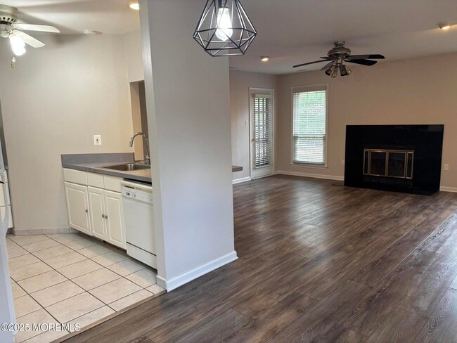 Building Photo - 481 Hawthorne Pl