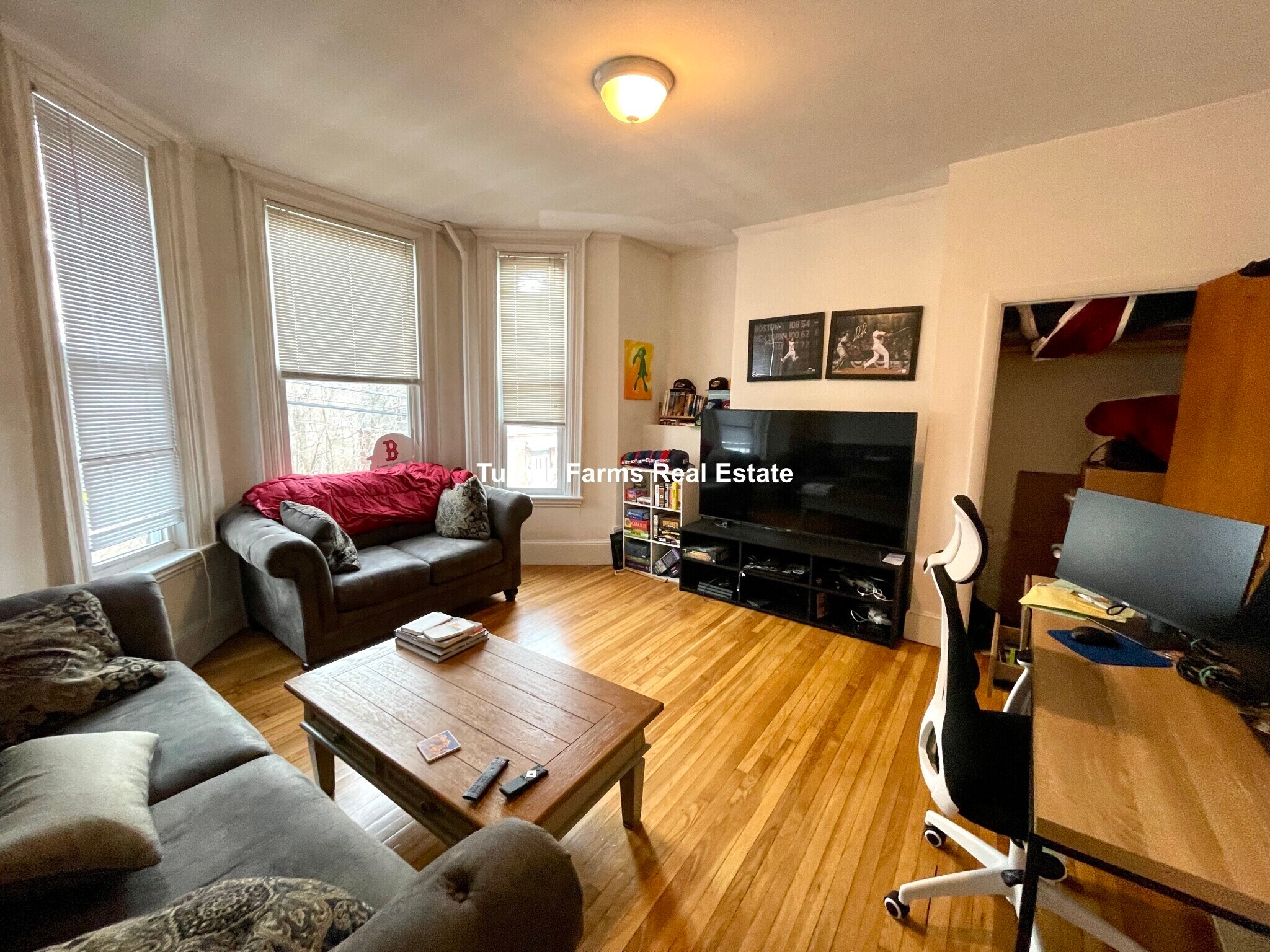 Building Photo - 38 Newton St