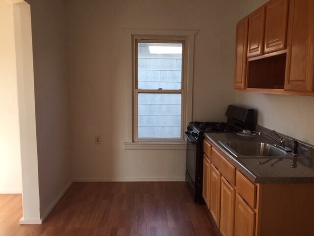 Building Photo - 27 Alton Pl