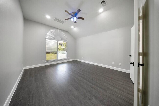 Building Photo - 8311 Sierra Hill Ct