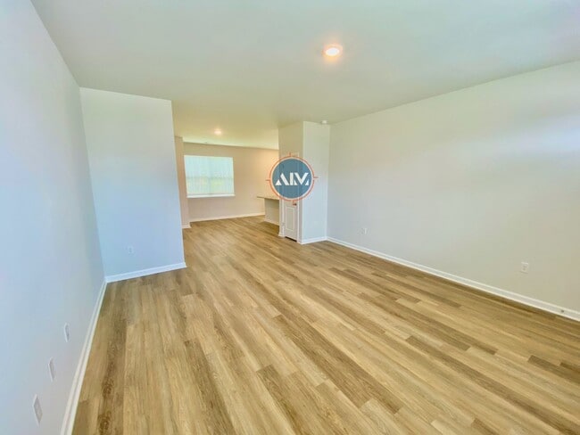 Building Photo - 1729 Sanctum St
