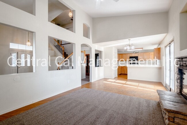 Building Photo - 4 Bedroom/3 Bath Home in the Southwest - $2495 per Month!