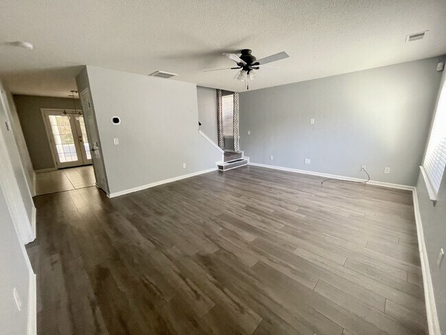 Building Photo - Four Bedroom Home Available in Edgefield!