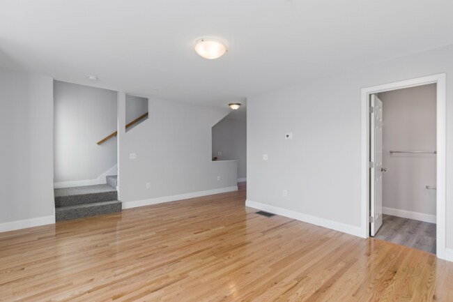 Building Photo - 23 Karatzas Avenue