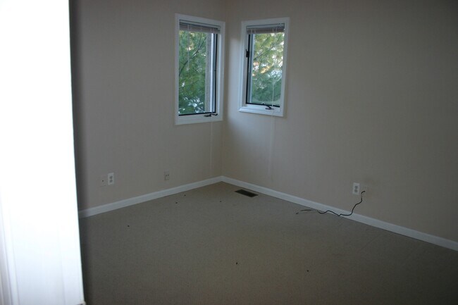 Second Bedroom - 1750 W Liberty St