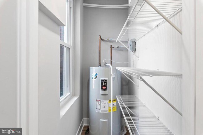 Building Photo - 256 S 11th St