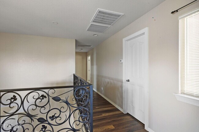 Building Photo - 7129 Long Meadow Dr