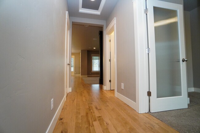 Building Photo - 2303 E Fratello St