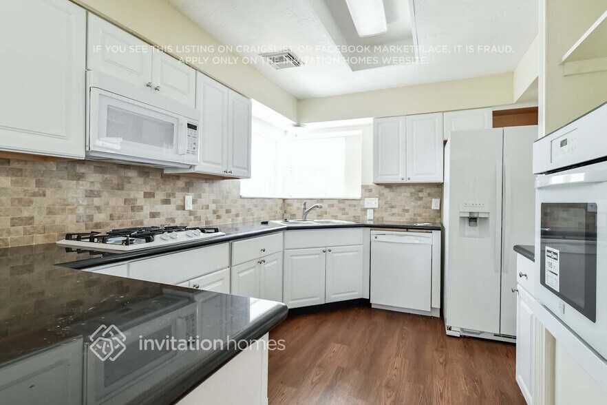 Building Photo - 4311 Saratoga Dr