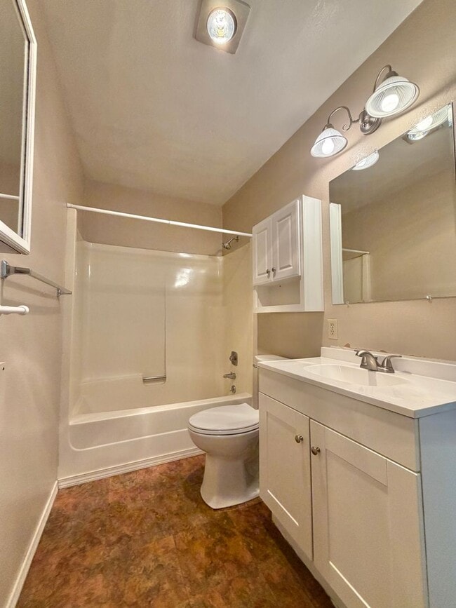 Building Photo - Affordable 2bed/2bath Condo Close to Everything