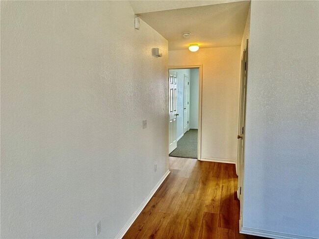 Building Photo - 516 Wildwood St