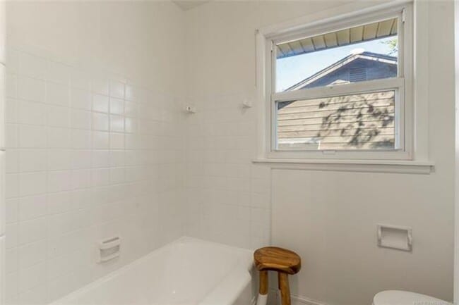 Building Photo - Beautifully Renovated 3-Bed, 2-Bath Home in Midtown Tulsa!