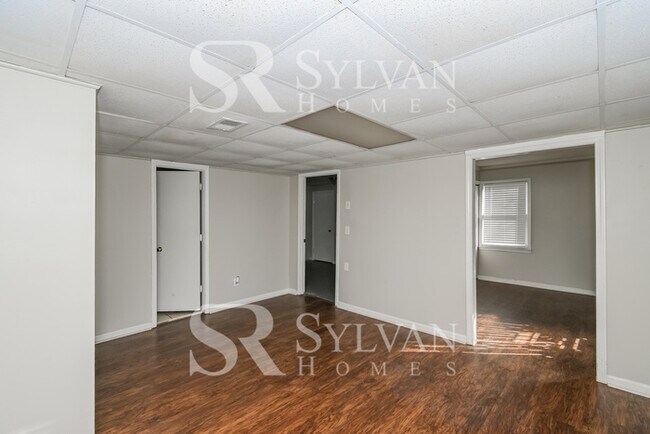 Building Photo - Discover Comfort and Convenience