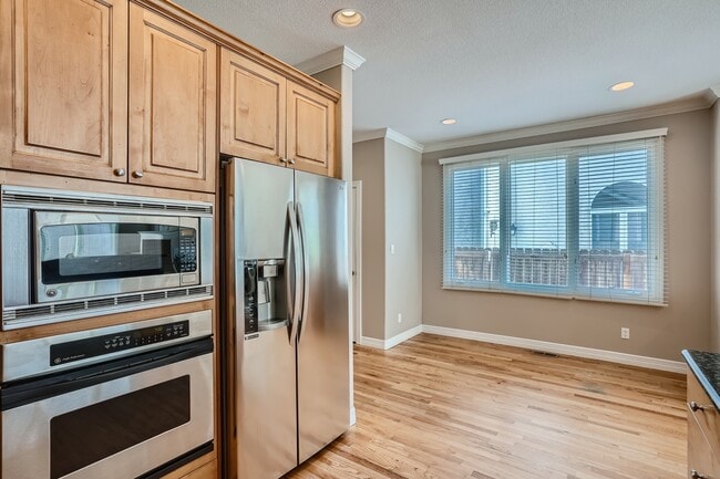 Building Photo - 247 S Garfield St