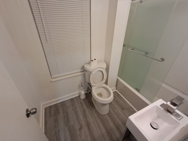 Building Photo - 2-bedroom, newly remodeled home on Flint's far east side