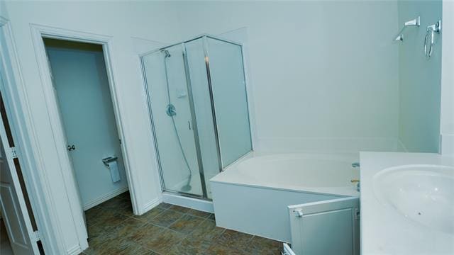 Building Photo - 15846 Grove Crest Dr