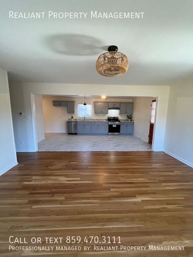Building Photo - 501 Hickory Hill Dr