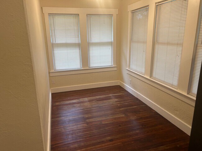 Building Photo - 2/2 Seminole Heights Bungalow