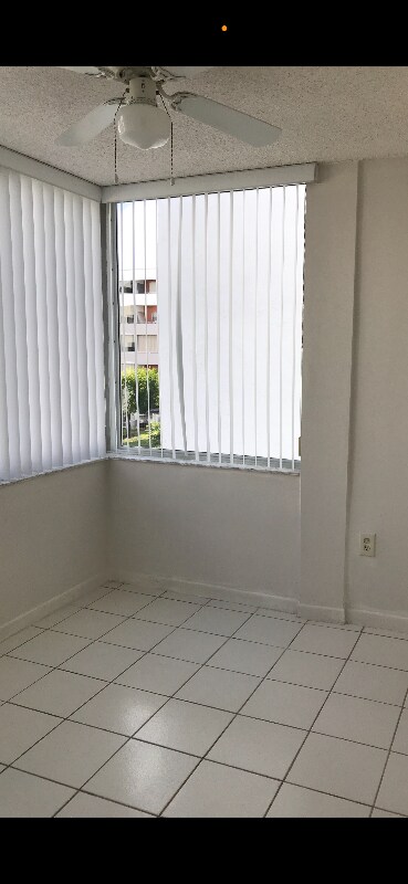 Building Photo - 250-180 180th Dr