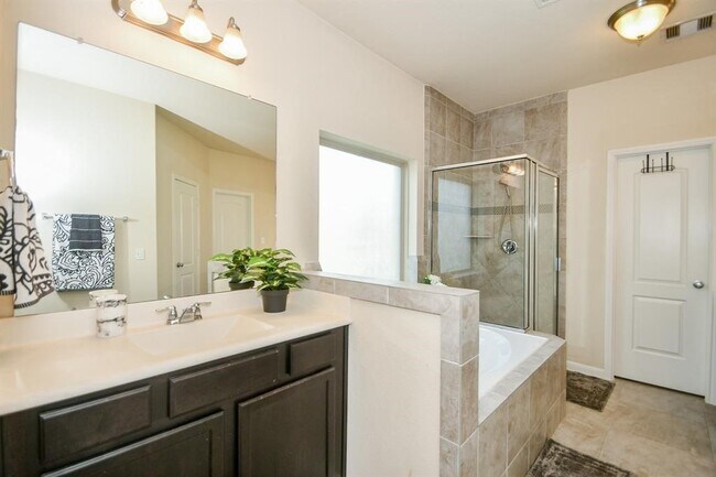 Building Photo - 2214 Granite Park Ln