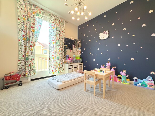 Building Photo - Beautiful 3 Bedroom in Private Community