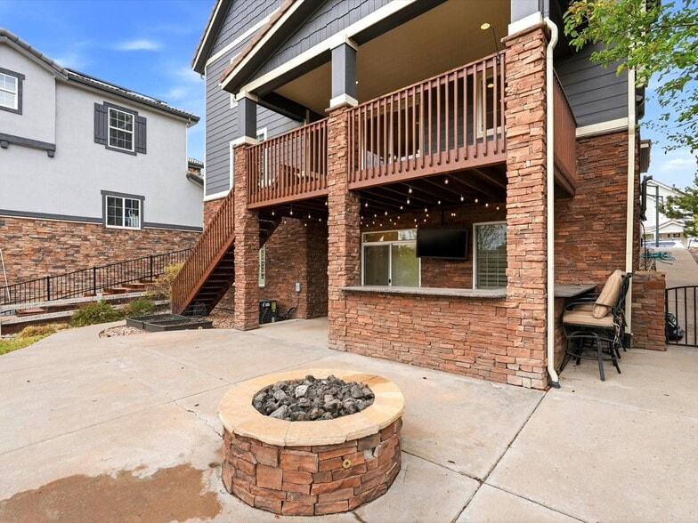 Building Photo - 690 Tiger Lily Way