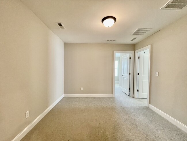 Building Photo - 1624 Clayfire Dr.