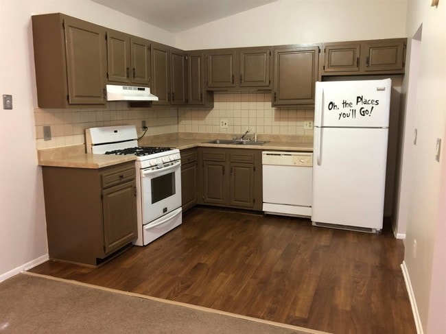 Building Photo - 480 Eastman St