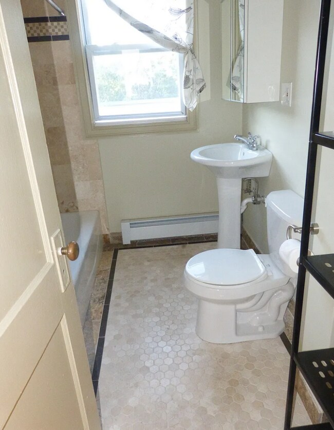 Building Photo - Mansfield Heights | 317-319 Mansfield St.