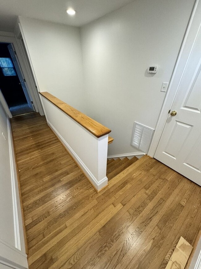 Building Photo - OAKLETTE