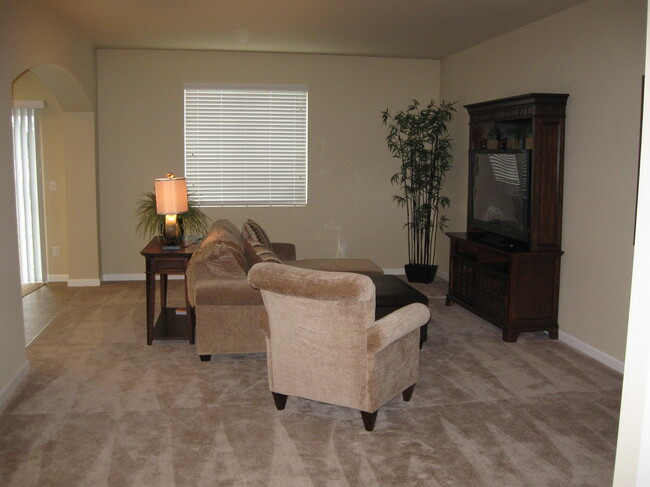 living Room - 11411 129th St E