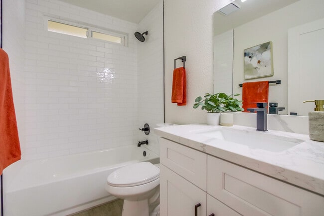 Building Photo - 1059 Arbor Ln