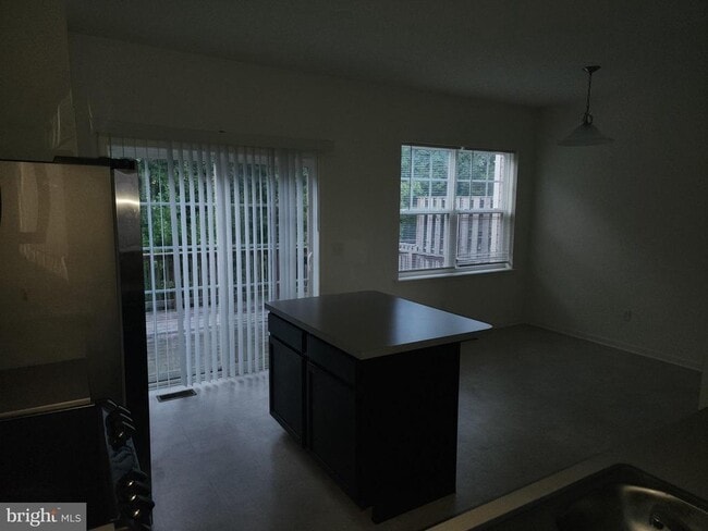 Building Photo - 308 Mardella Dr