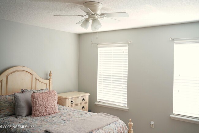 Building Photo - 14629 Serenoa Dr